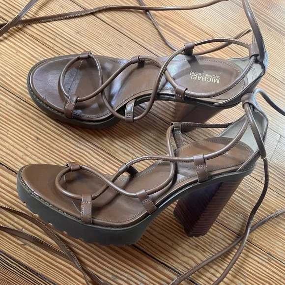 NWOB MICHEAL Micheal Kors Vero Leather Platform
Sandal in Luggage Sz 10. - Picture 9 of 12